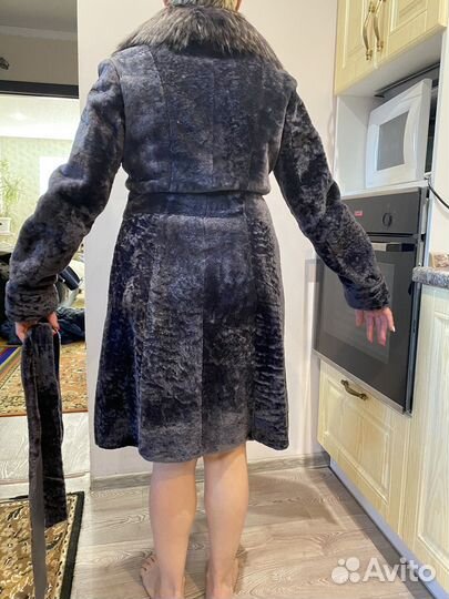 Шуба мутоновая воротник енот 44-46 размер