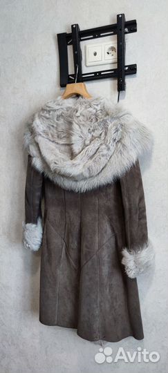 Дубленка натуральная женская с капюшоном