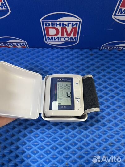 Л) Тонометр AND UB-202