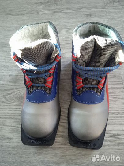 Ботинки лыжные 40 и 38 р
