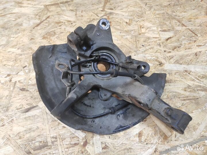 Поворотный кулак передний правый Mercedes Citan