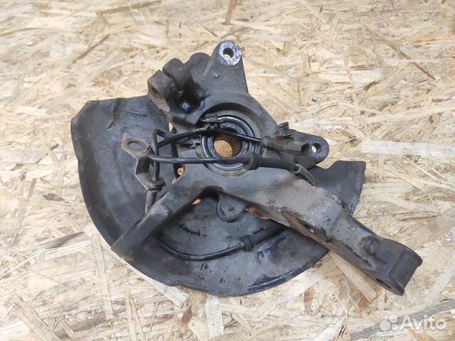 Поворотный кулак передний правый Mercedes Citan