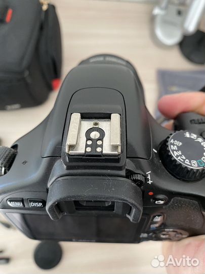 Зеркальный фотоаппарат canon 550d