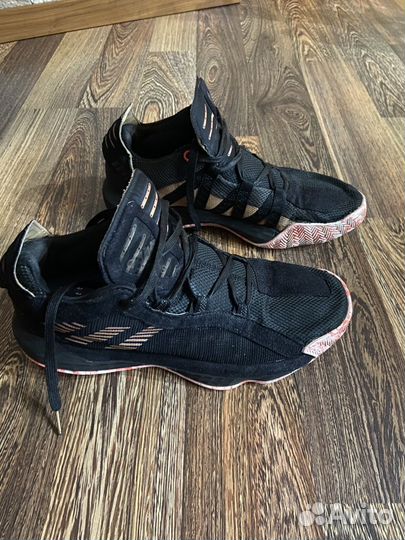 Баскетбольные кроссовки adidas dame 6