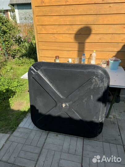 Пластиковый бак для душа