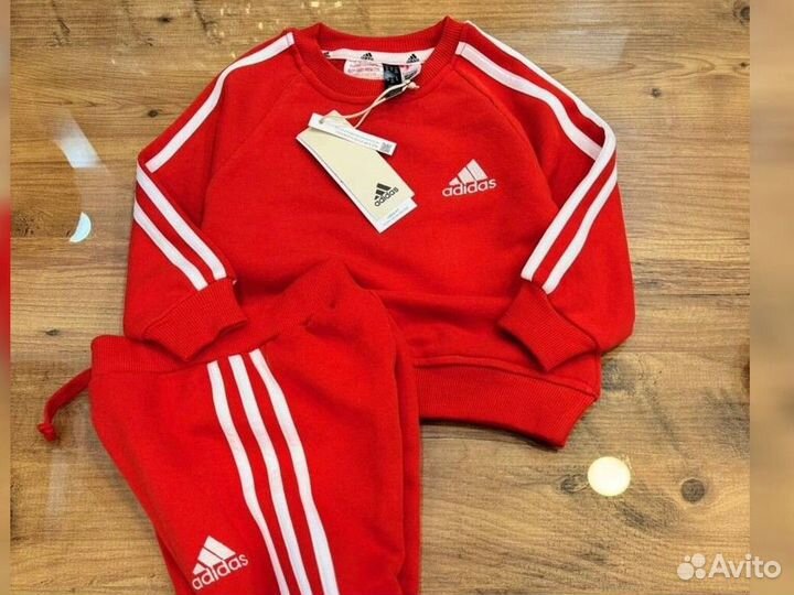 Спортивный костюм Adidas