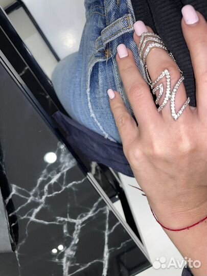 Кольцо на один палец с цирконами