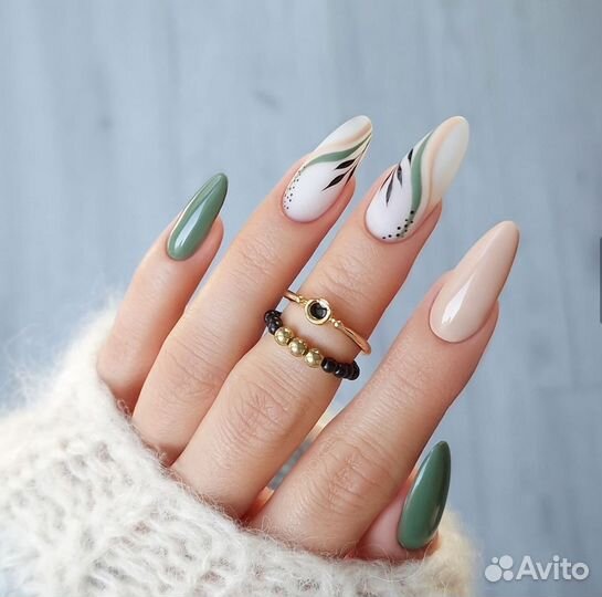 Модель на маникюр