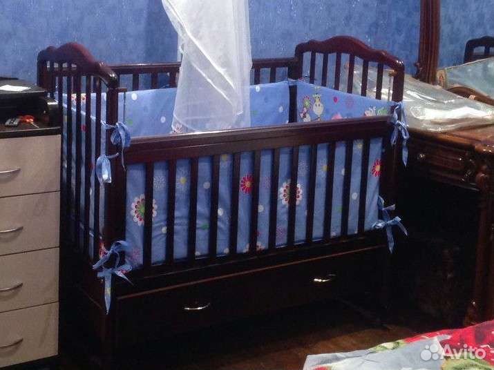 Кроватка на колесиках с ящиком