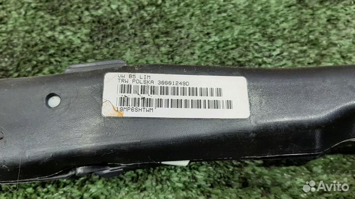 Шторка безопасности правая Volkswagen Passat B5