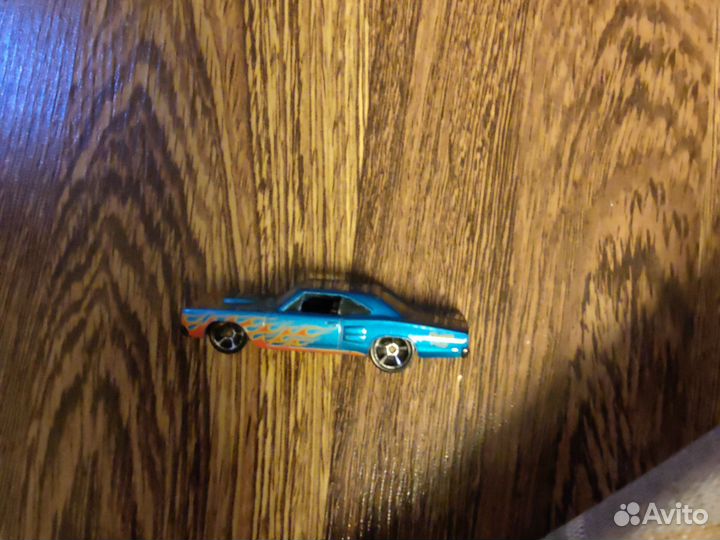 Hot wheels машинка