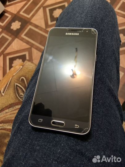 Телефон Samsung j3