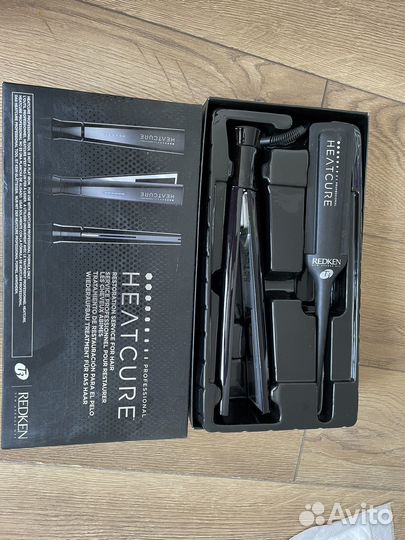 Профессиональный утюжек для восстановления волос