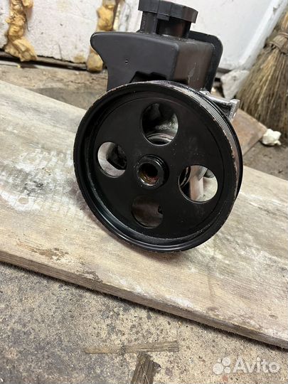 Насос гур mercedes w204