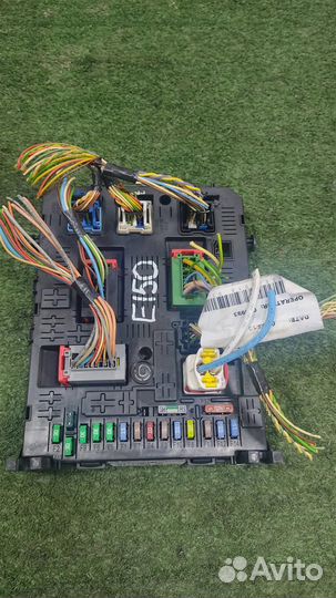 Блок предохранителей салонный Peugeot Expert 2010