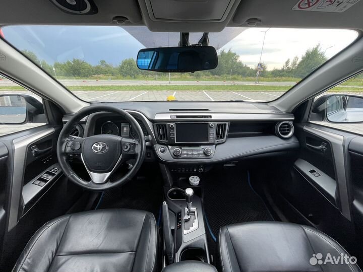 Toyota RAV4 2.2 AT, 2018, 127 000 км