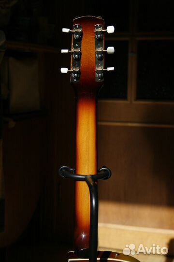 Электрогитара полуакустическая 1972 года