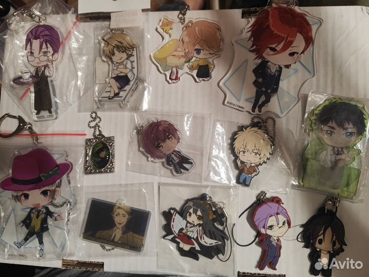 Аниме мерч, аниме значки, брелки аниме