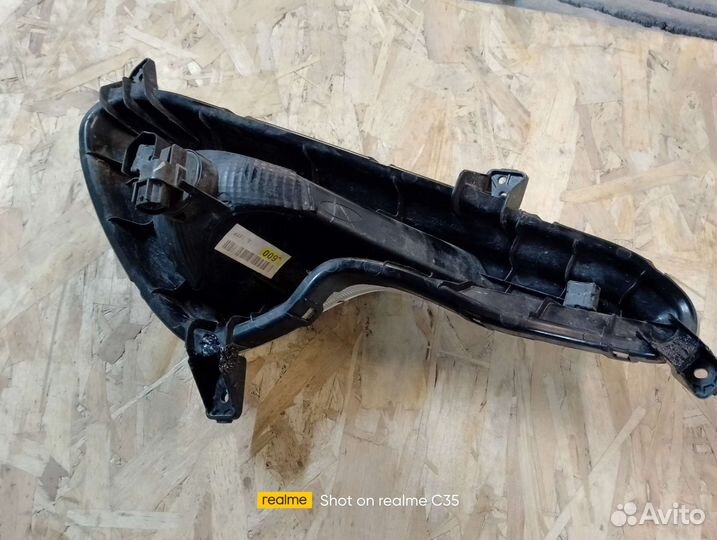 Передний левая противотуманка от hyundai 2016