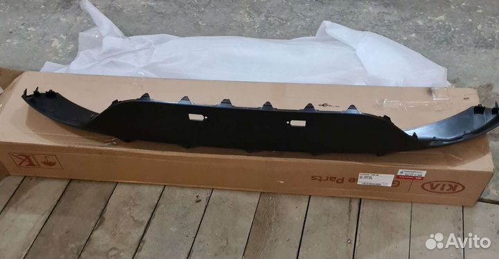 Накладка на задний бампер (диффузор) kia rio 3