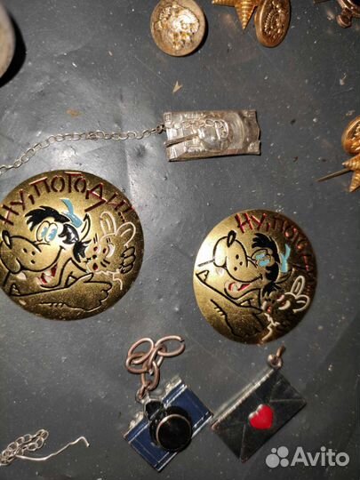 Значки, пуговицы