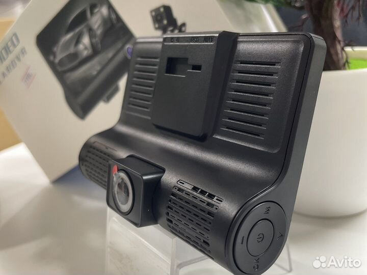Автомобильный видеорегистратор с 3 камерами(новый)