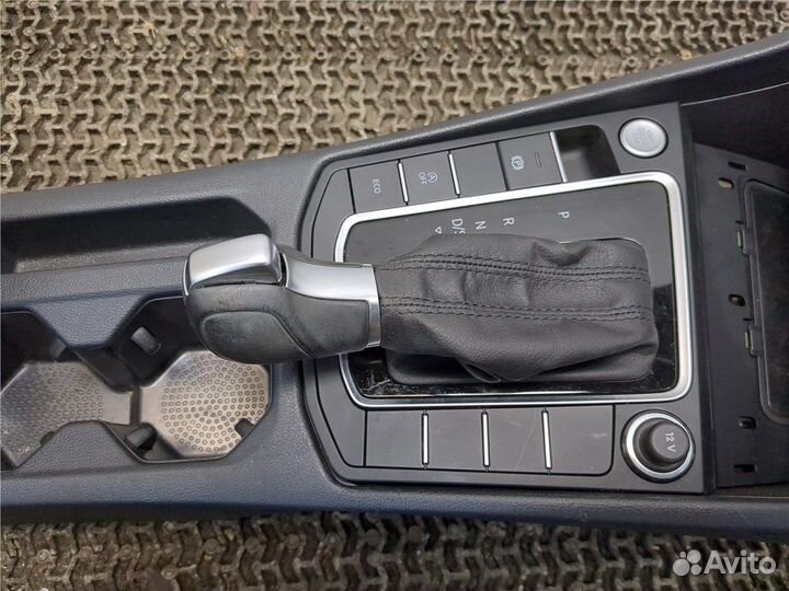 Консоль салона Volkswagen Jetta 7 2018, 2019