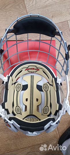 Хоккейный шлем новый CCM