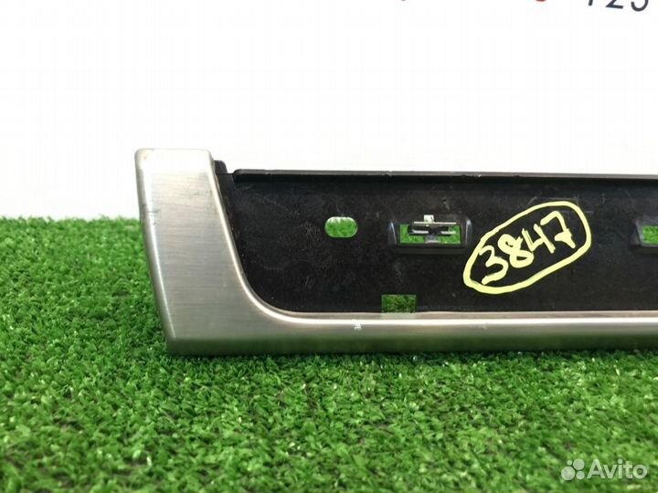 Декоративная накладка задняя левая Volkswagen