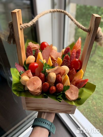 Съедобный букет в ящике
