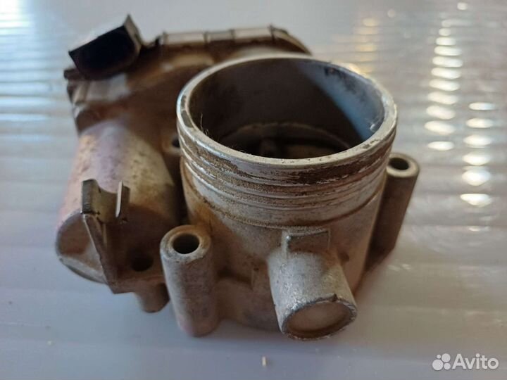 Дроссельная заслонка 21126-1148010 Bosch