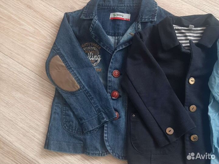 Продам 2 пиджака и 3 рубашки на мальчика 86-92