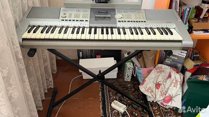 Продам синтезатор