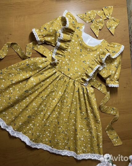 Платье для девочк 122р