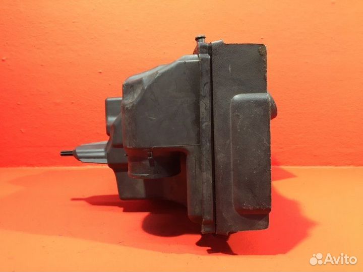 Корпус воздушного фильтра Renault Scenic 2 K4M813