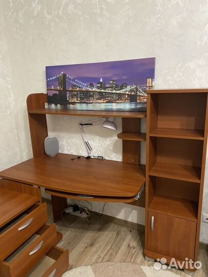 Письменный стол