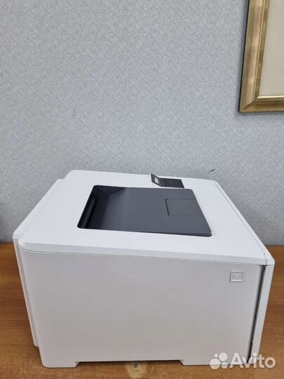 Принтер HP Color LaserJet Pro M452dn