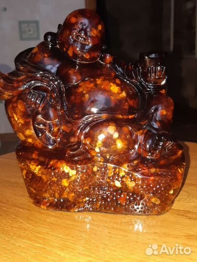 Хотей из янтаря - в подарок близким