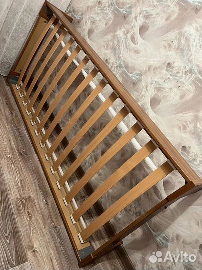 Кровать односпальная с матрасом бу