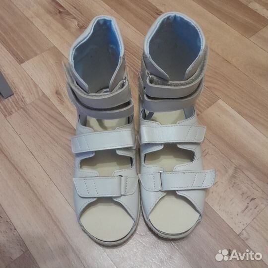 Ортопедические сандали для девочки