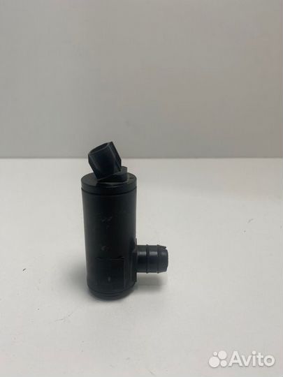 Моторчик бочка стеклоомывателя передний Toyota