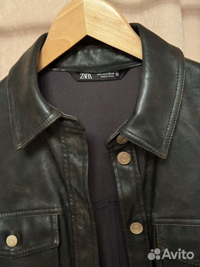 Кожаное платье на пуговицах zara