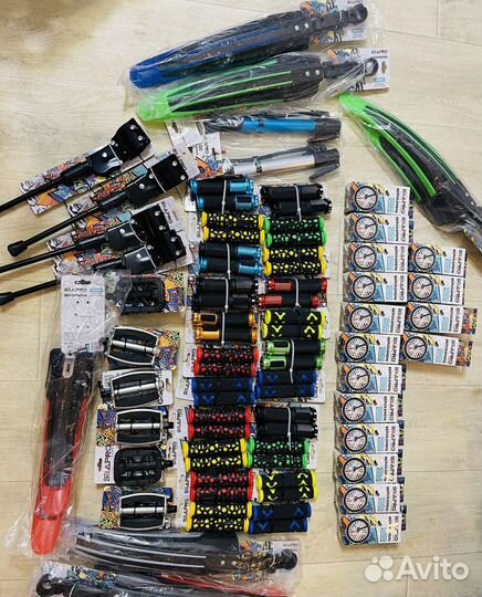 Камеры, педали, грипсы, подножки для велосипеда