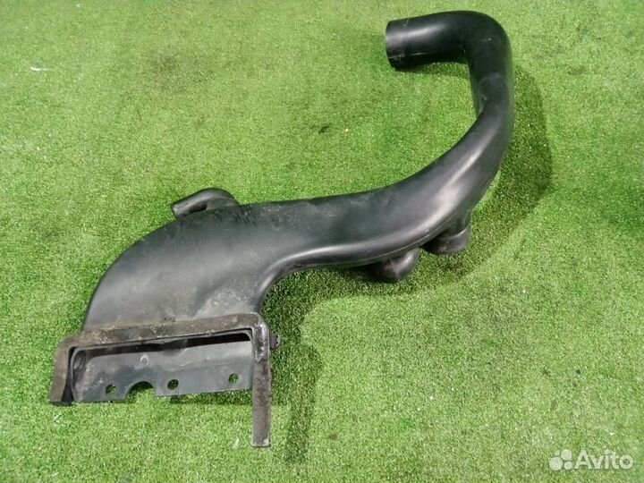 Воздухозаборник Nissan X-Trail NT31 MR20DE