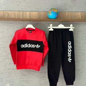 Спортивный костюм adidas