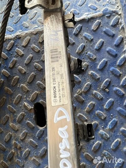 Форсунка топливная Opel Corsa D 1.4