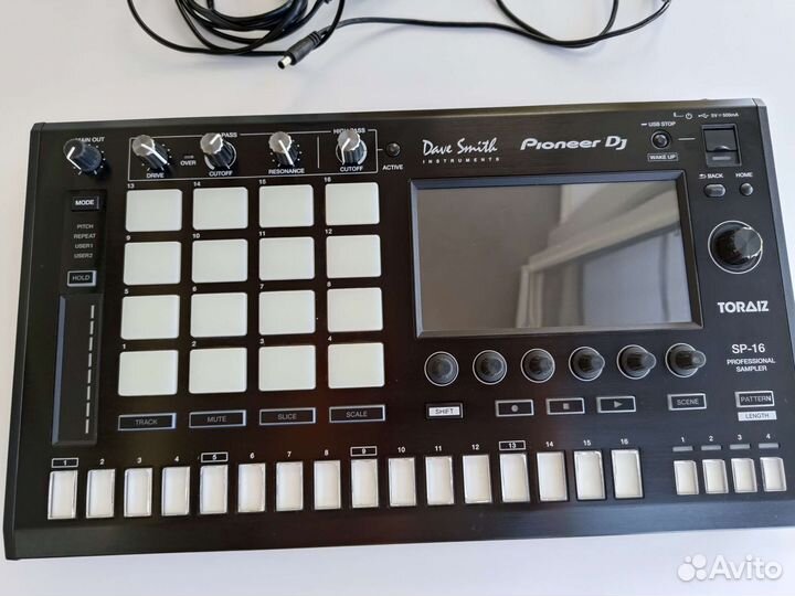 Сэмплер Грувбокс Pioneer Toraiz SP-16