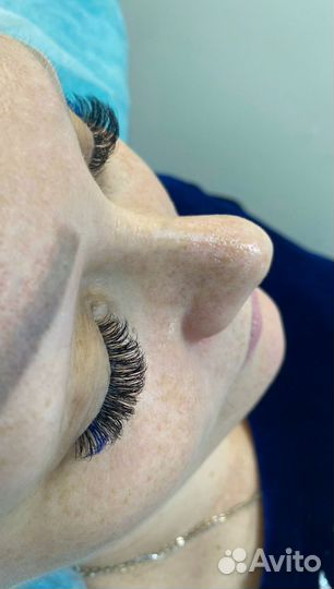 Наращивание ресниц и оформление бровей