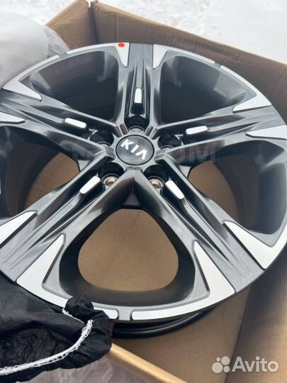 Новые диски Kia K5 R18 5*114/3
