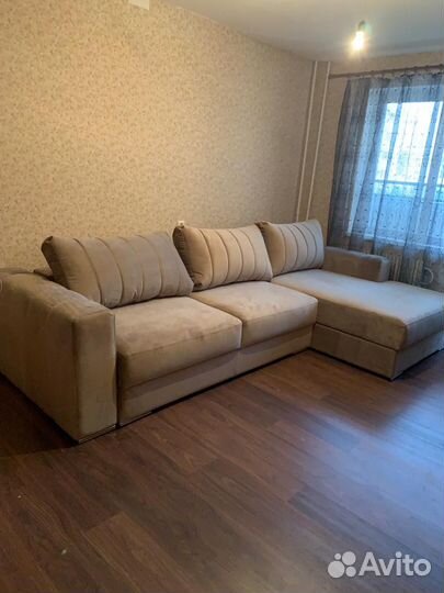 Большой угловой диван бу